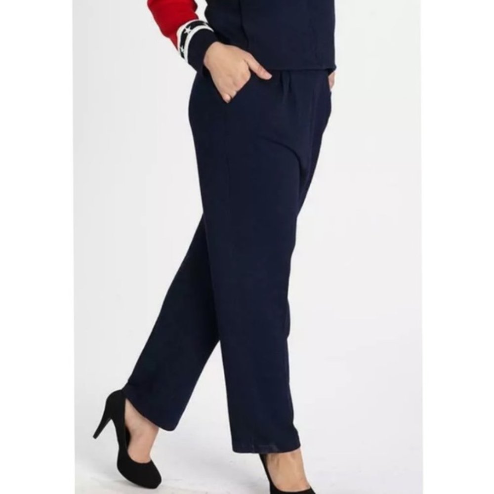 St. John basics knit pants navy blue with pockets